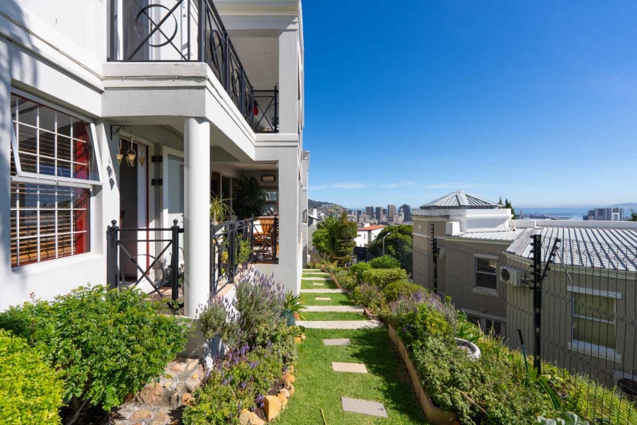 2 Bedroom Property for Sale in Devils Peak Western Cape